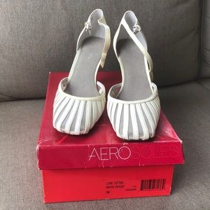 ☀️2 for $10☀️ Aerosoles Love Letter White Patent heels